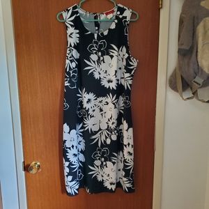 Black and white floral dress size 1x
